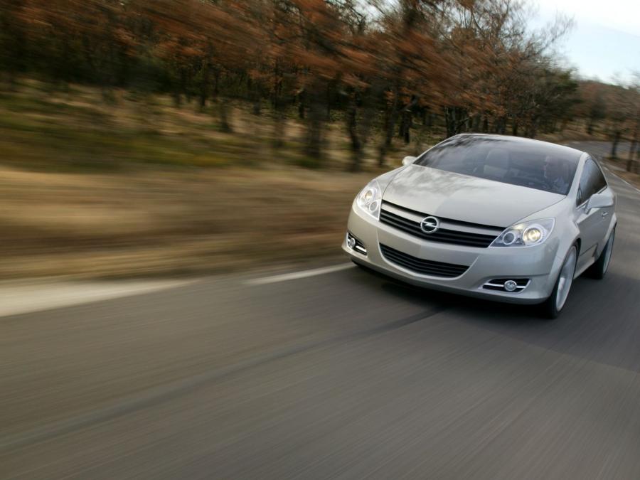  Opel Astra GTC 2005 года  (фото 196 из 212)